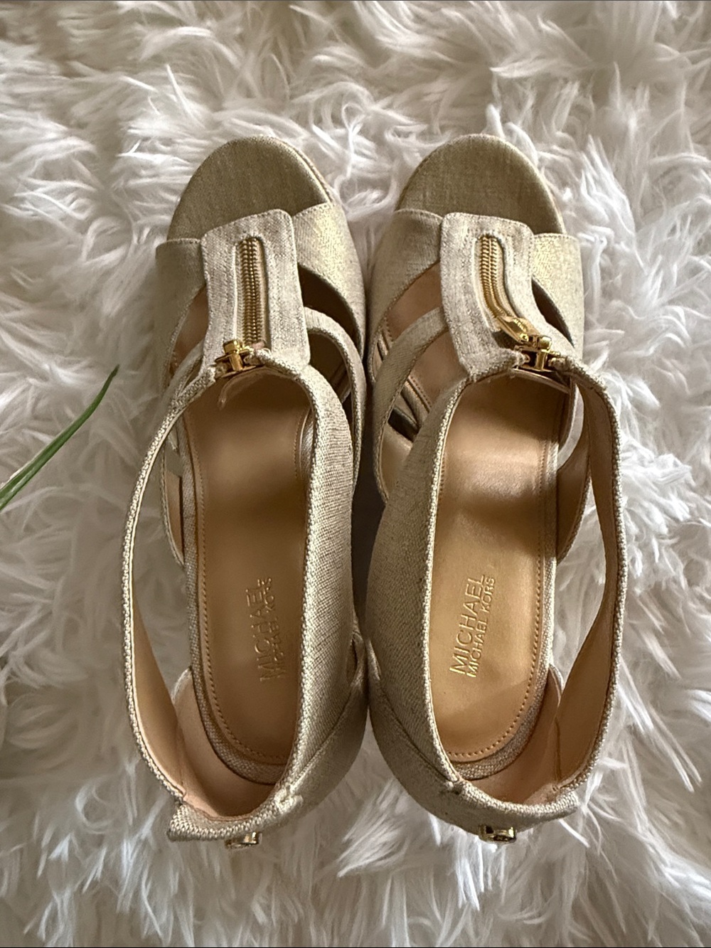 Michael Kors Metallic Linen
Damita Wedge - Picture 4 of 7